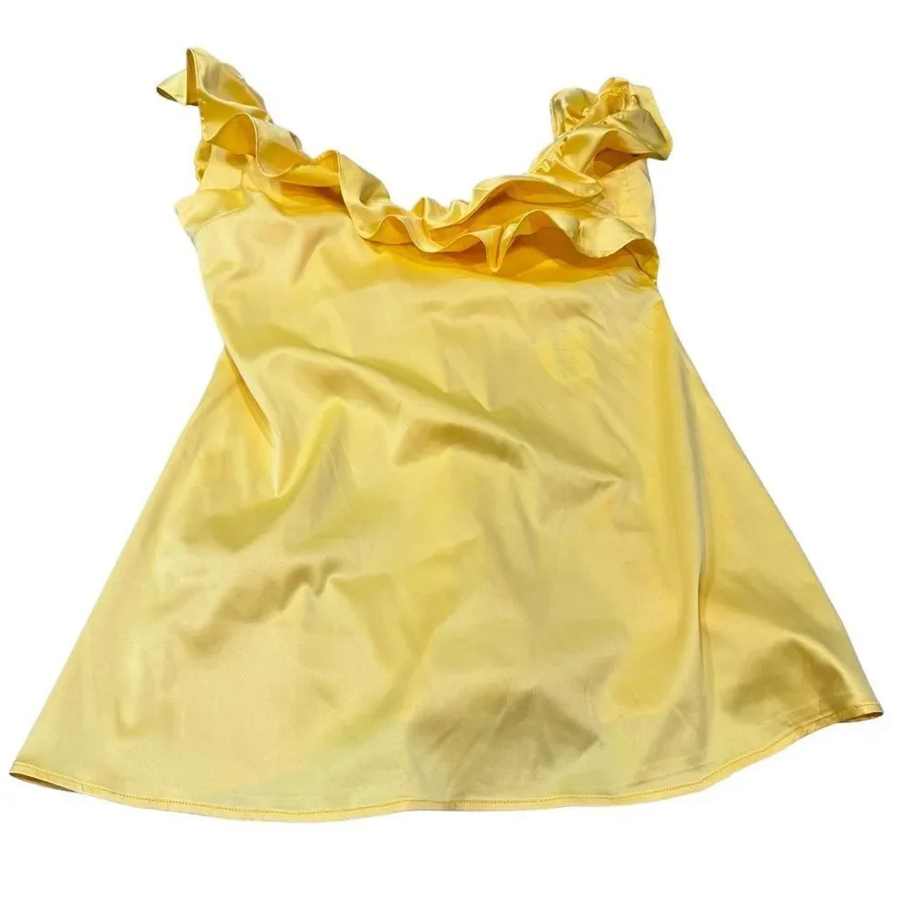 STHCute satin top Medium off shoulder runs large check measurement NWT